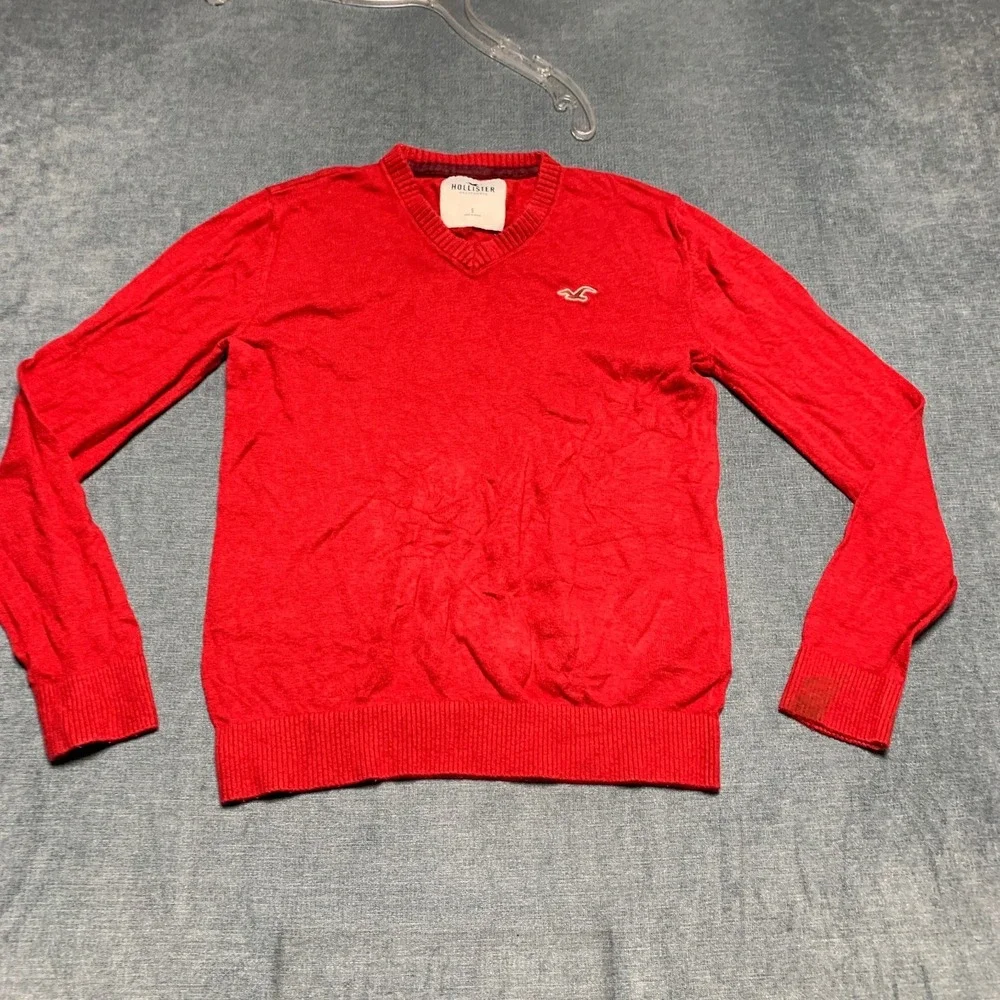 Hollister California Sweater Mens Small Red V Neck Embroidered Logo Soft Knitted